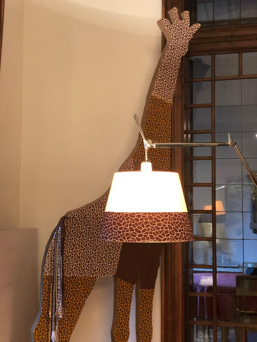 MaKula giraffa cartonata e lampada
