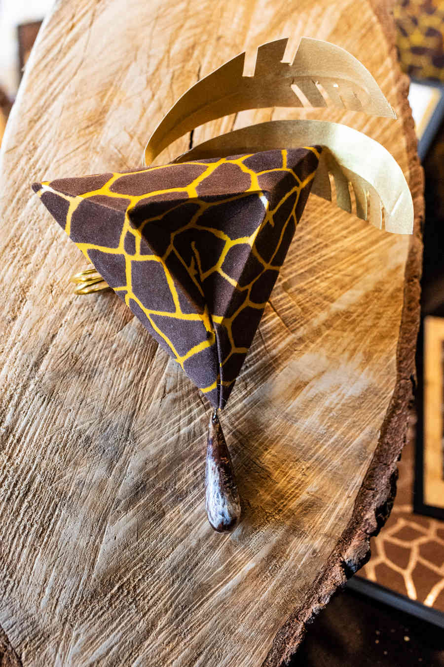 MaKula curry giraffe dress pin